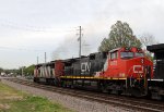 CN 2420 & 2672 lead NS train 6W4